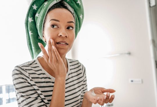 Is Slugging the Skincare Remedy for Dry Skin ?